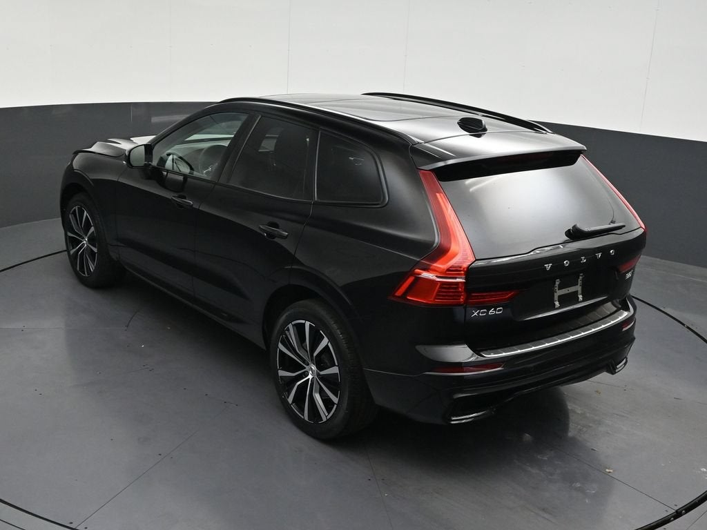 2024 Volvo XC60 Plus Dark Theme