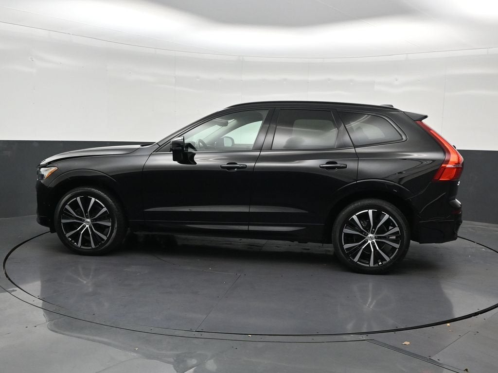 2024 Volvo XC60 Plus Dark Theme