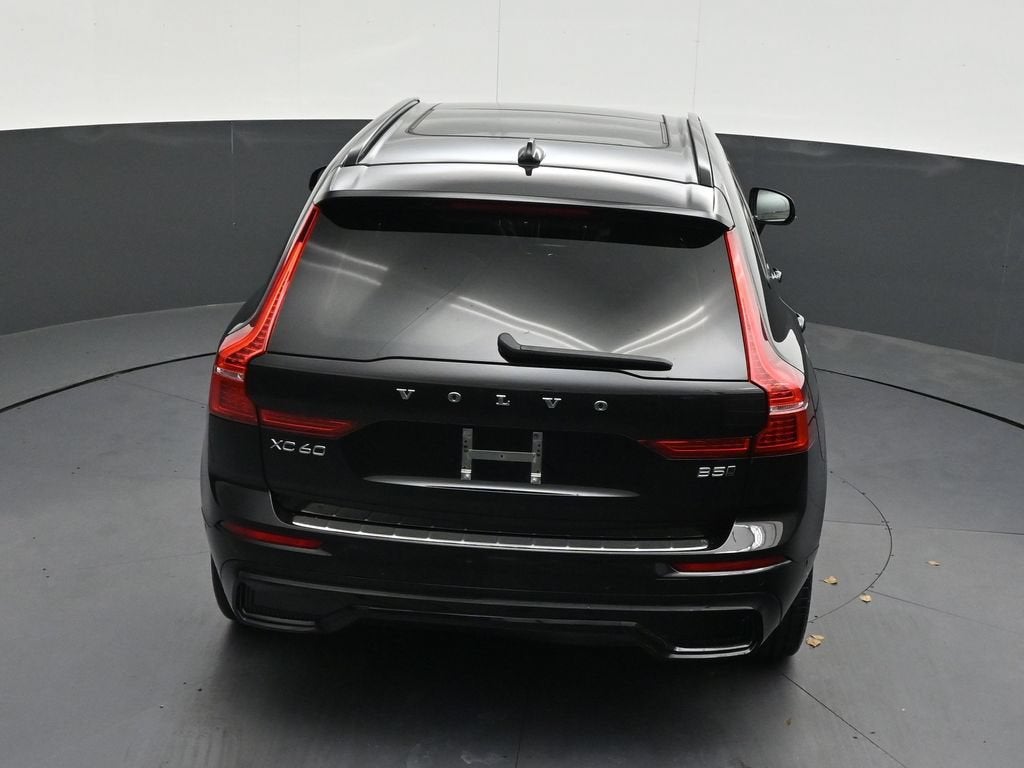 2024 Volvo XC60 Plus Dark Theme