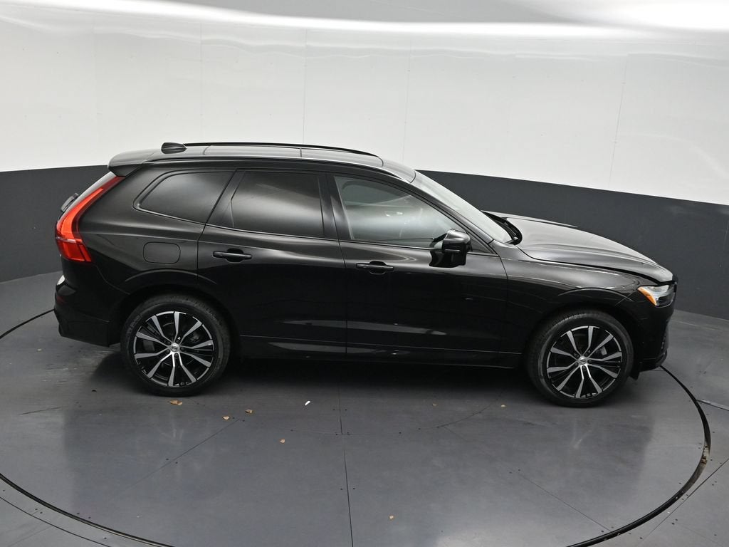 2024 Volvo XC60 Plus Dark Theme
