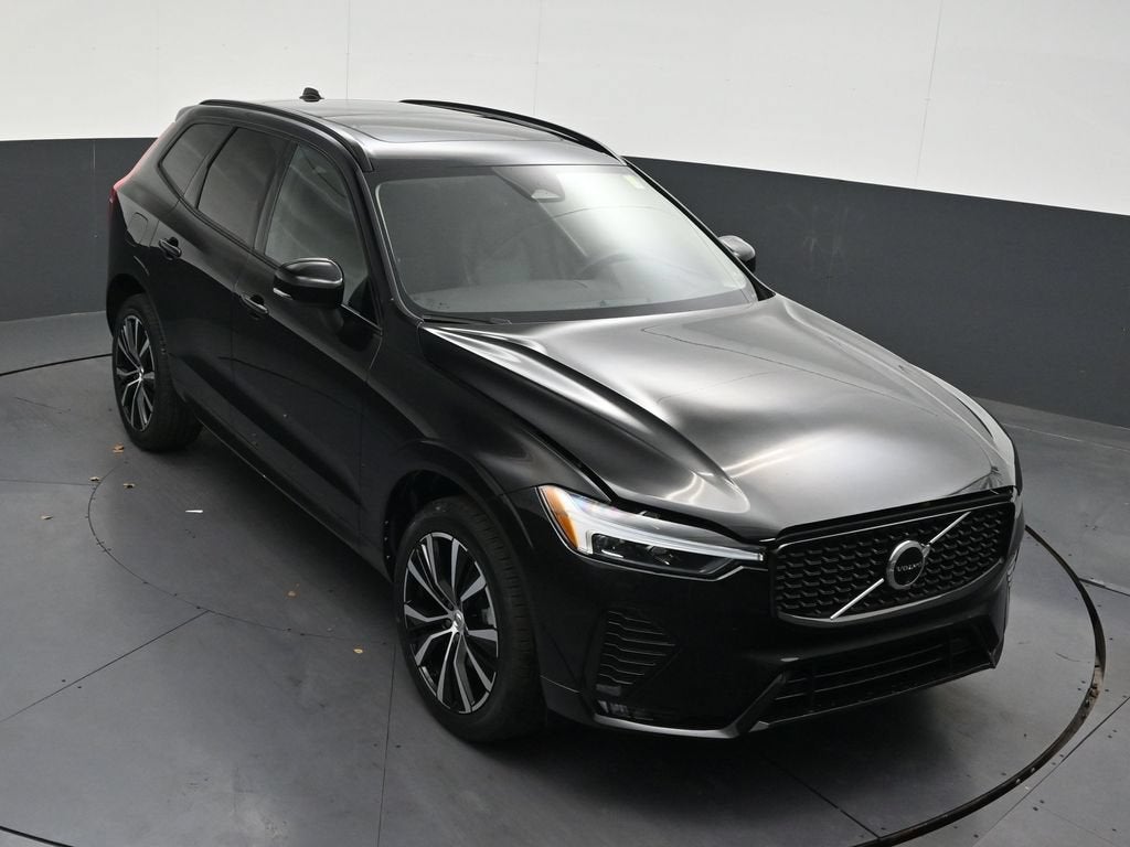 2024 Volvo XC60 Plus Dark Theme