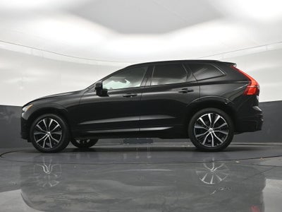 2024 Volvo XC60 Plus Dark Theme
