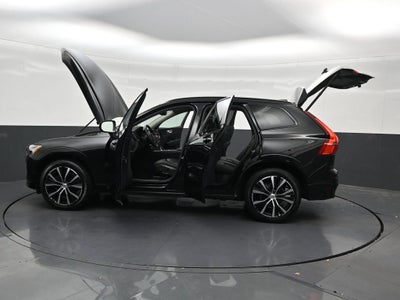 2024 Volvo XC60 Plus Dark Theme