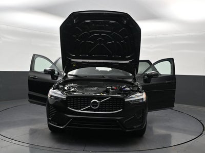 2024 Volvo XC60 Plus Dark Theme