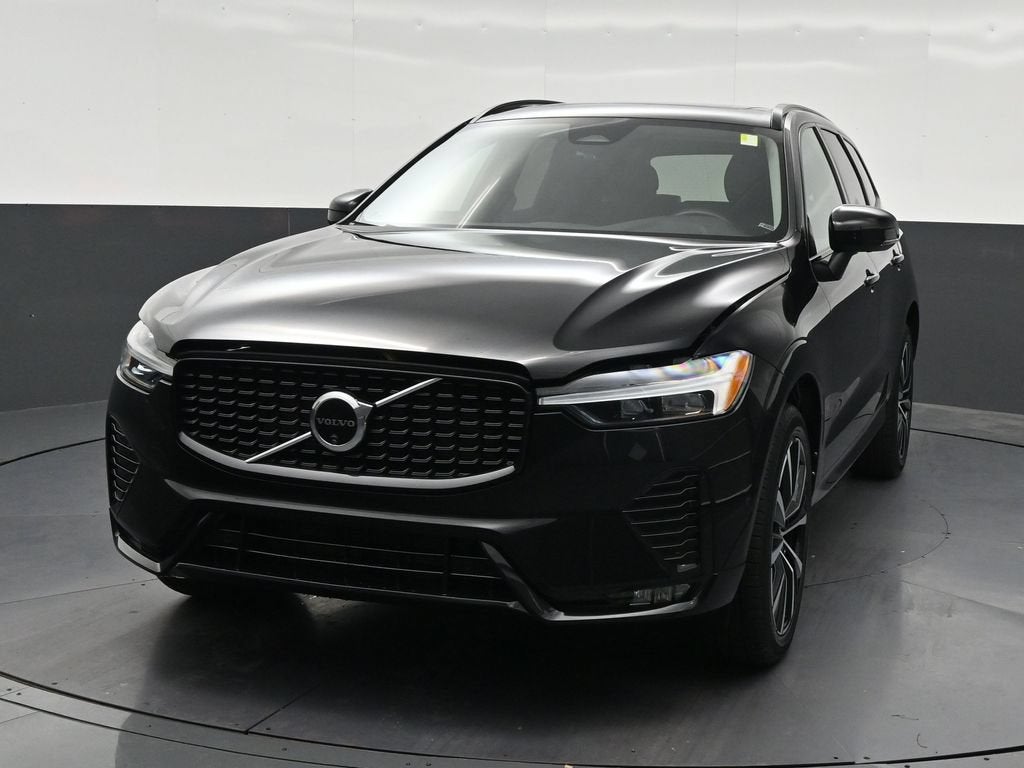 2024 Volvo XC60 Plus Dark Theme