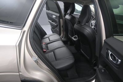 2024 Volvo XC60 Plus Dark Theme
