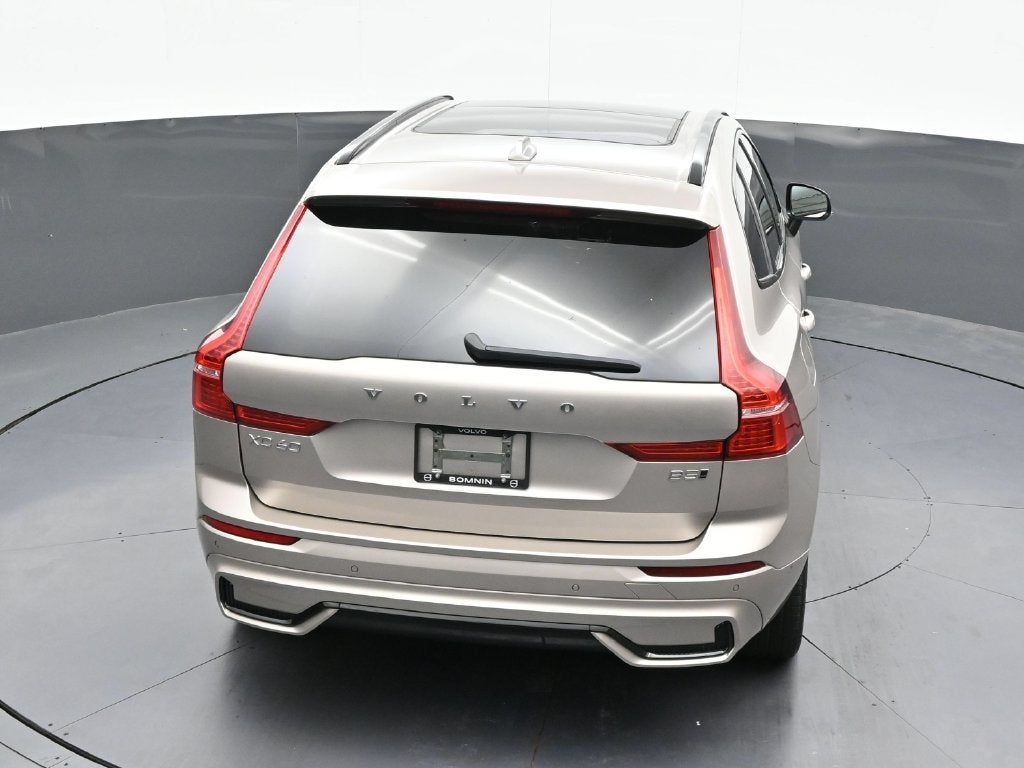 2024 Volvo XC60 Plus Dark Theme