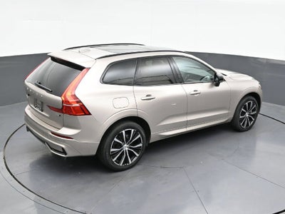 2024 Volvo XC60 Plus Dark Theme