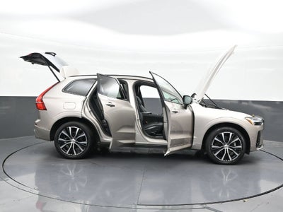 2024 Volvo XC60 Plus Dark Theme