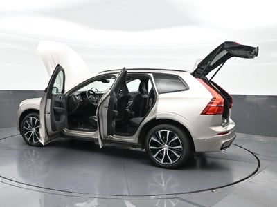 2024 Volvo XC60 Plus Dark Theme