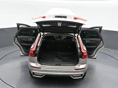2024 Volvo XC60 Plus Dark Theme