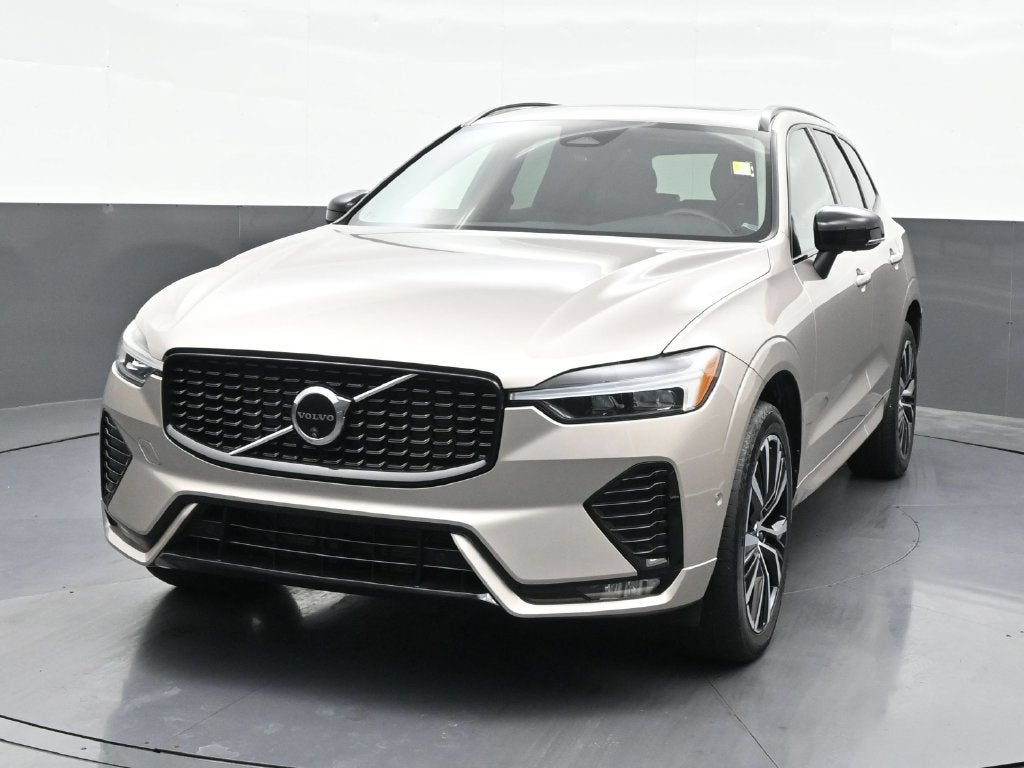 2024 Volvo XC60 Plus Dark Theme