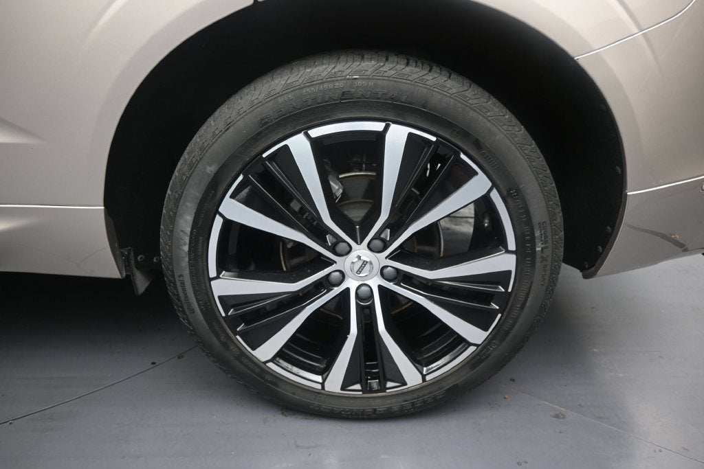 2024 Volvo XC60 Plus Dark Theme