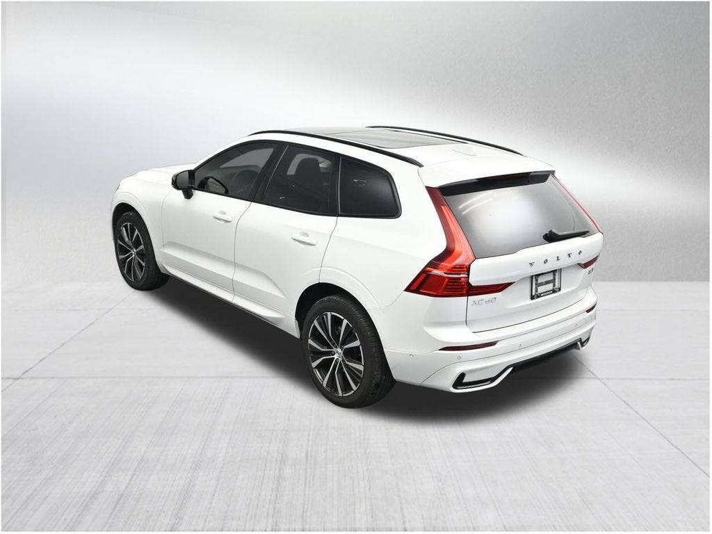 2024 Volvo XC60 B5 Plus Dark Theme