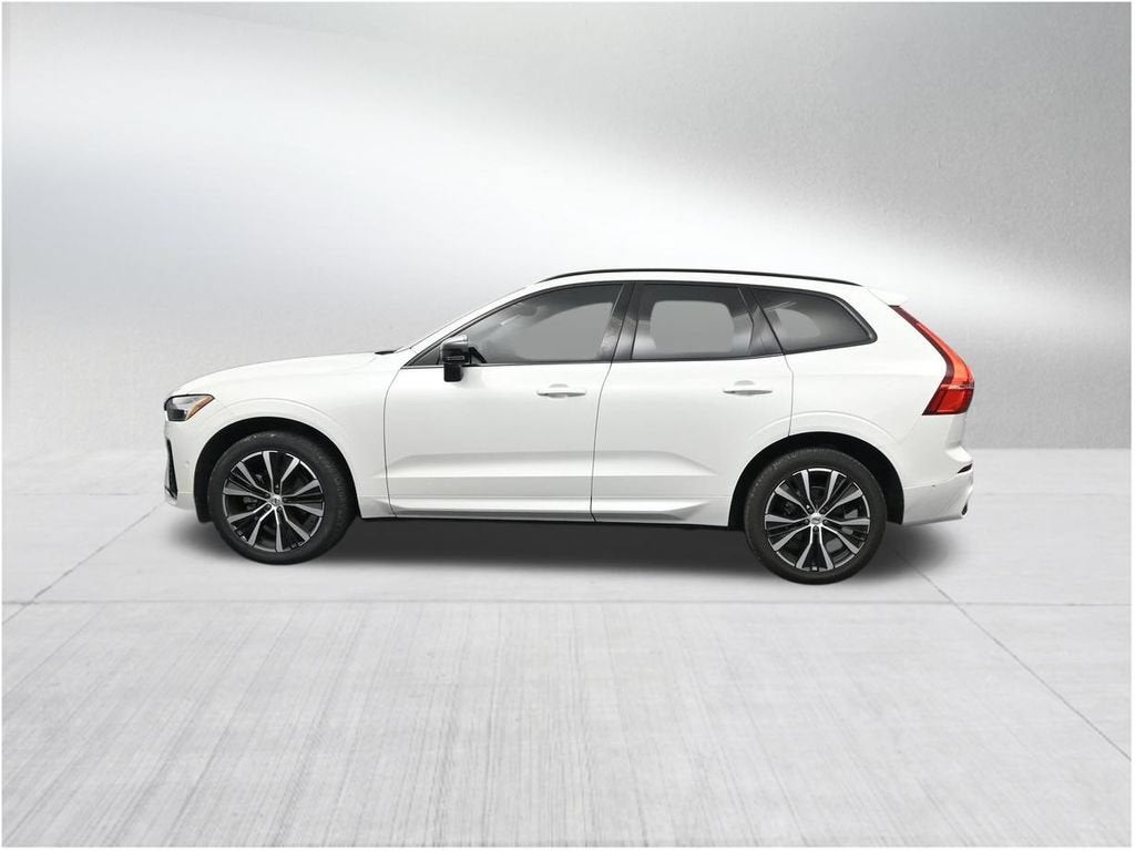 2024 Volvo XC60 B5 Plus Dark Theme