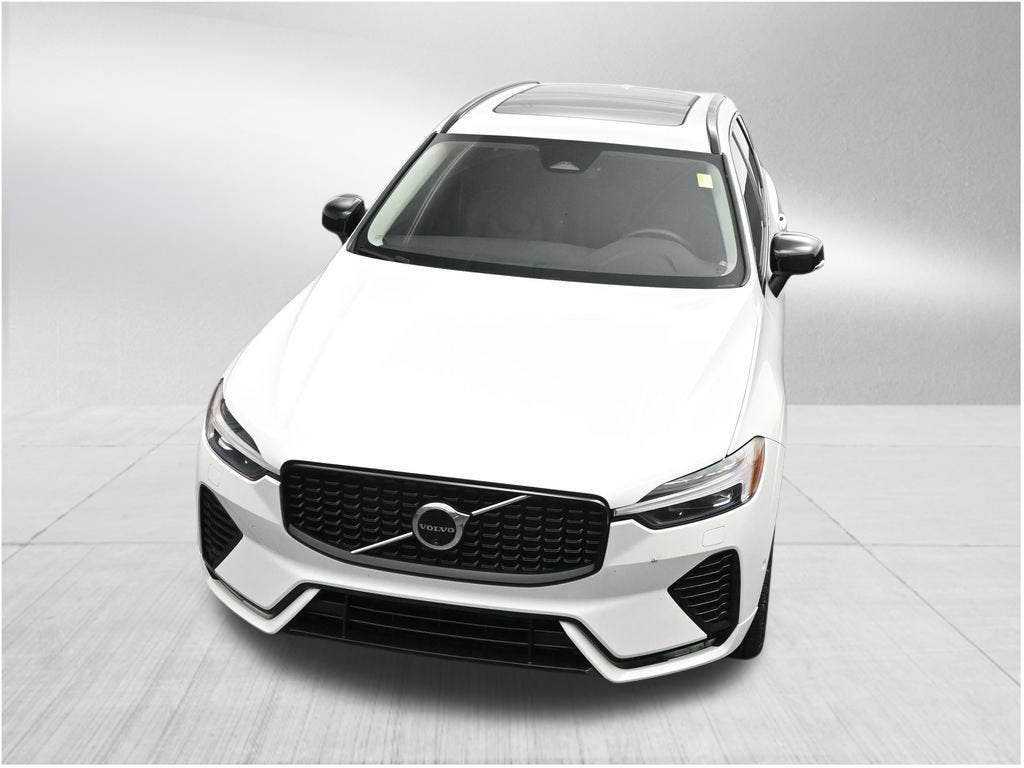 2024 Volvo XC60 B5 Plus Dark Theme