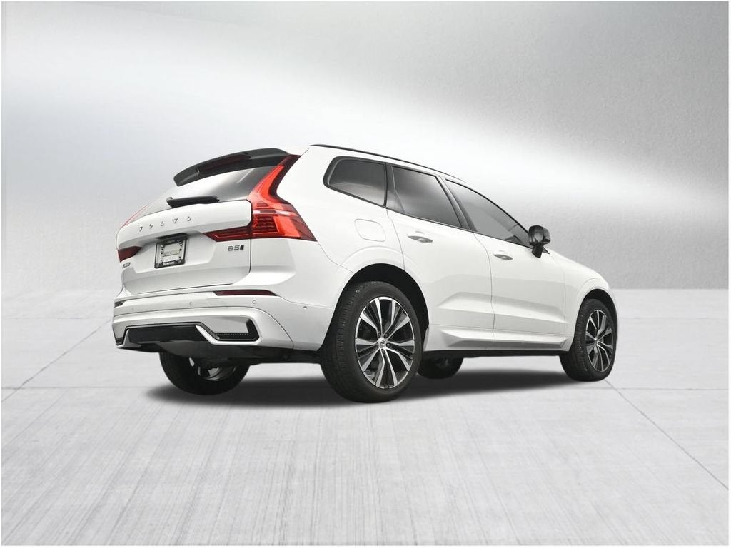 2024 Volvo XC60 B5 Plus Dark Theme