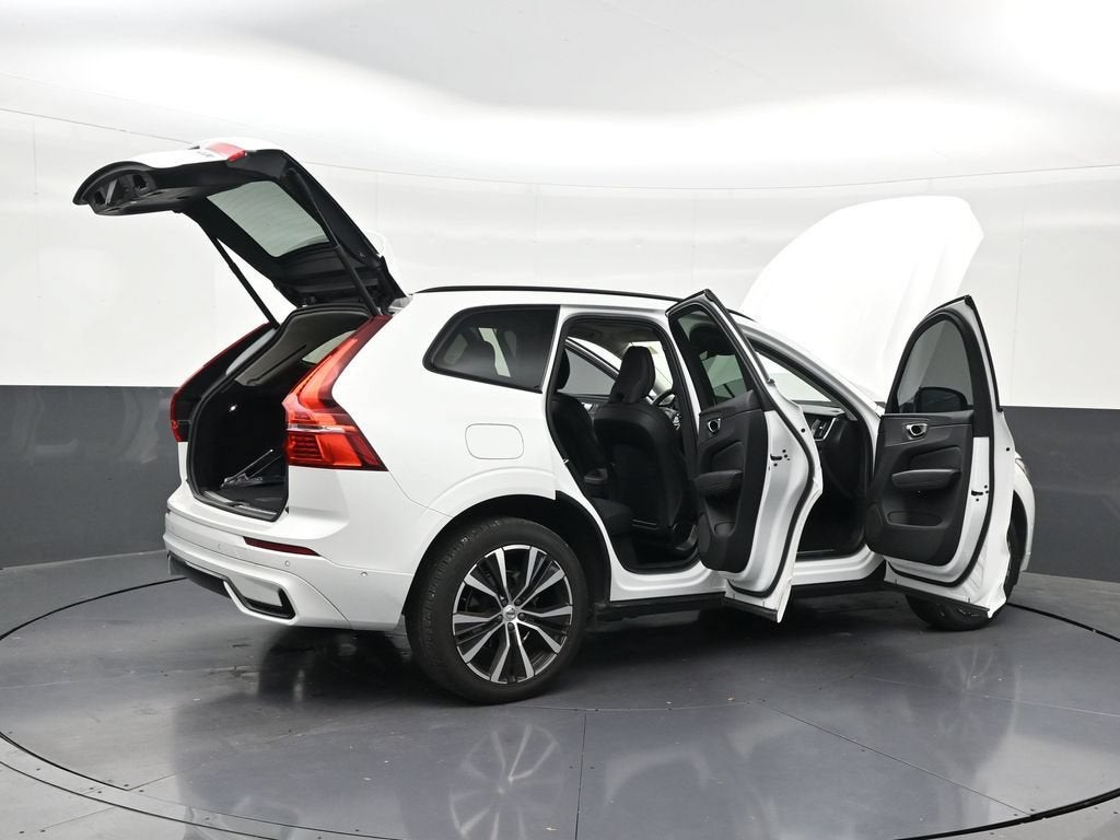 2024 Volvo XC60 B5 Plus Dark Theme