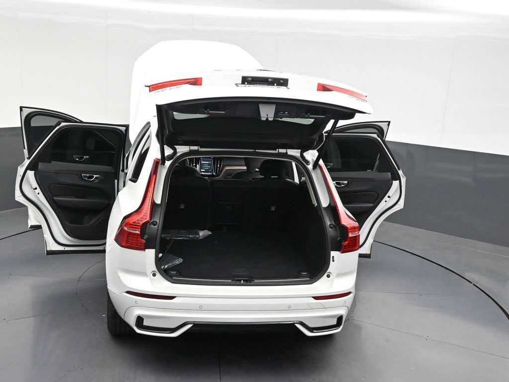 2024 Volvo XC60 B5 Plus Dark Theme