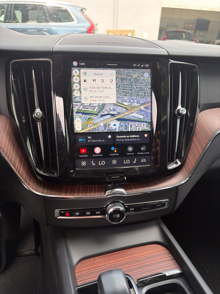 2024 Volvo XC60 B5 Plus Dark Theme