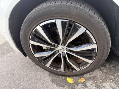 2024 Volvo XC60 B5 Plus Dark Theme