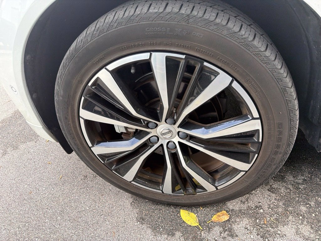 2024 Volvo XC60 B5 Plus Dark Theme