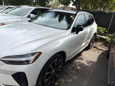 2024 Volvo XC60 B5 Plus Dark Theme
