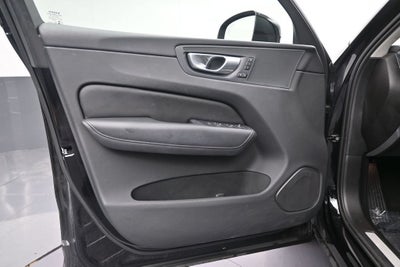2024 Volvo XC60 Plus Dark Theme