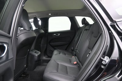2024 Volvo XC60 Plus Dark Theme