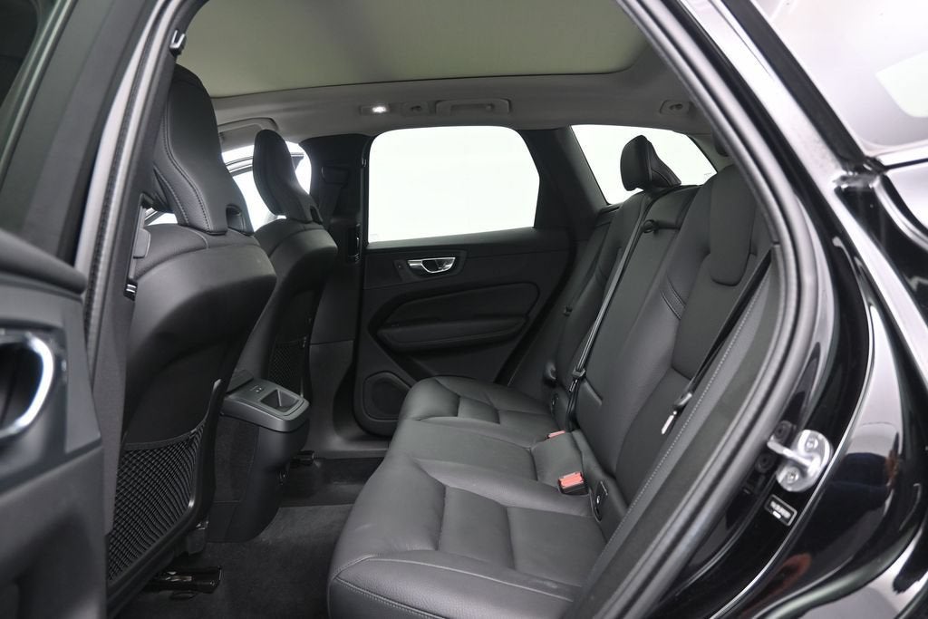 2024 Volvo XC60 Plus Dark Theme