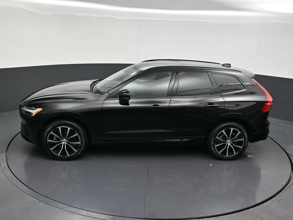 2024 Volvo XC60 Plus Dark Theme