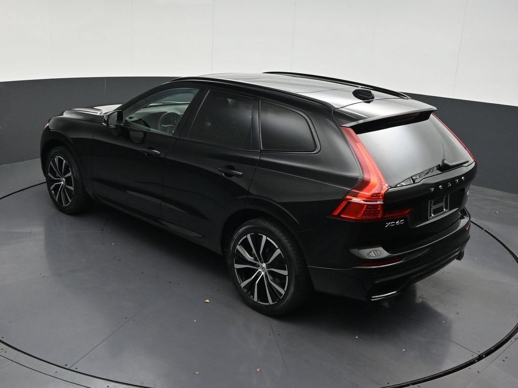 2024 Volvo XC60 Plus Dark Theme