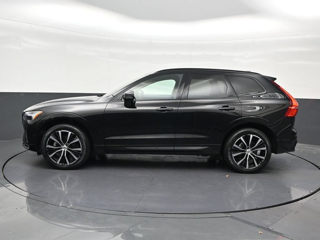 2024 Volvo XC60 Plus Dark Theme