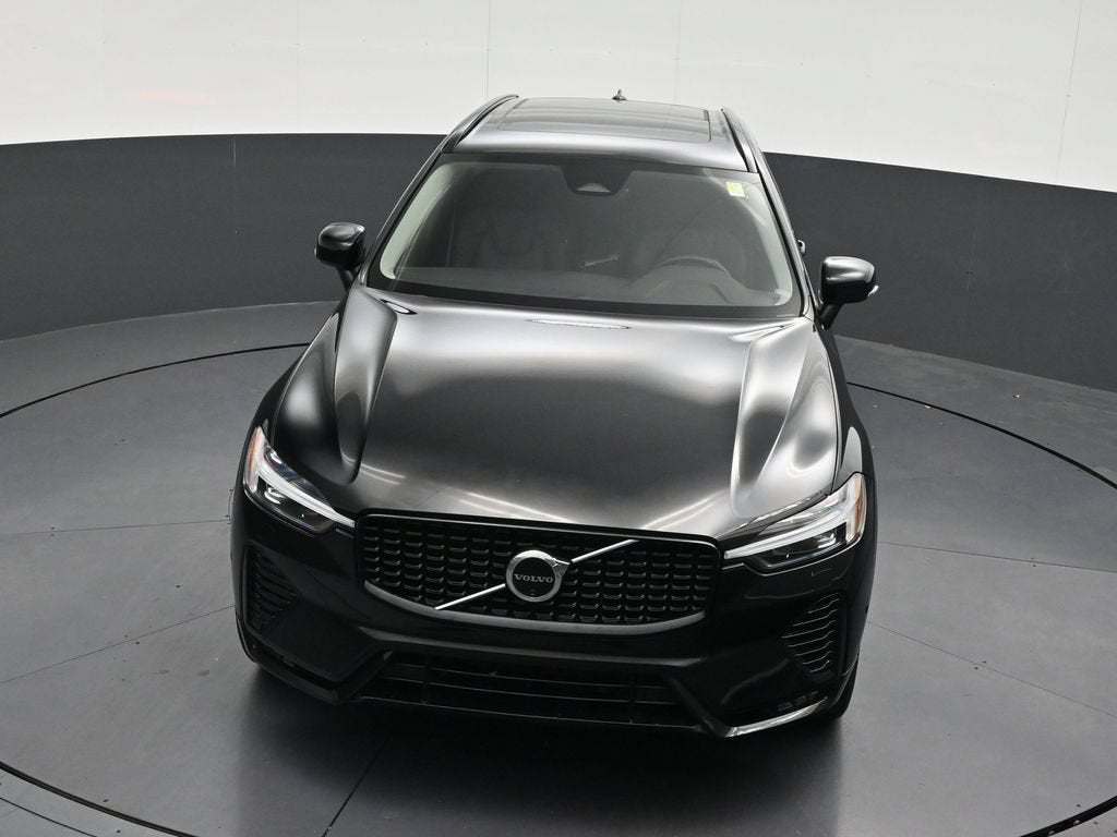 2024 Volvo XC60 Plus Dark Theme