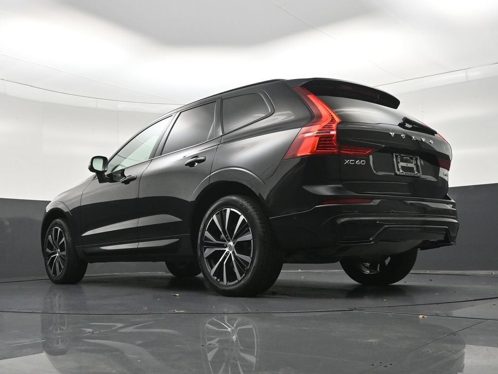 2024 Volvo XC60 Plus Dark Theme