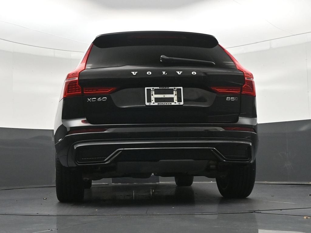 2024 Volvo XC60 Plus Dark Theme