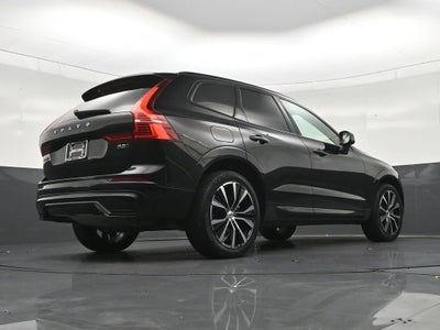 2024 Volvo XC60 Plus Dark Theme