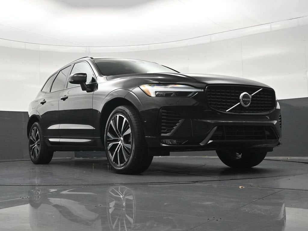 2024 Volvo XC60 Plus Dark Theme