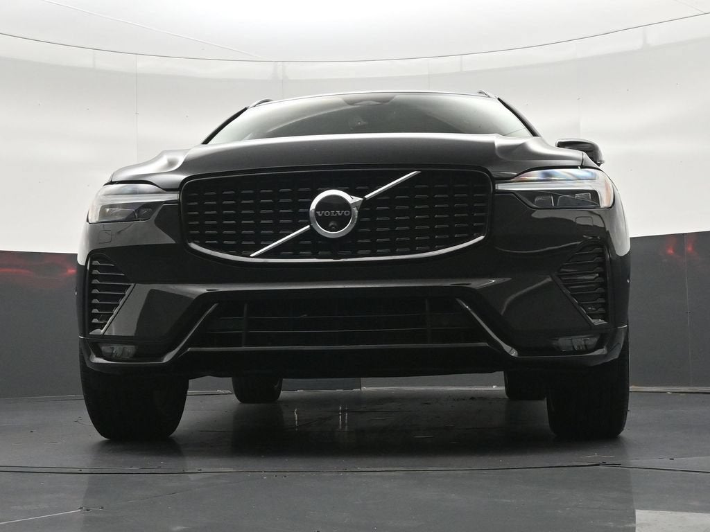 2024 Volvo XC60 Plus Dark Theme