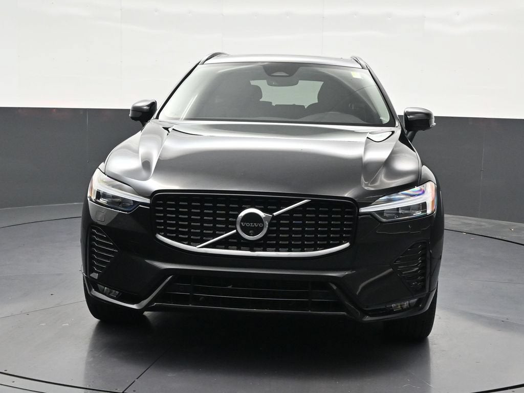 2024 Volvo XC60 Plus Dark Theme