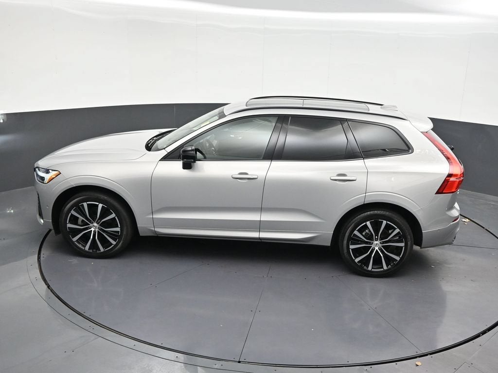 2024 Volvo XC60 B5 Plus Dark Theme