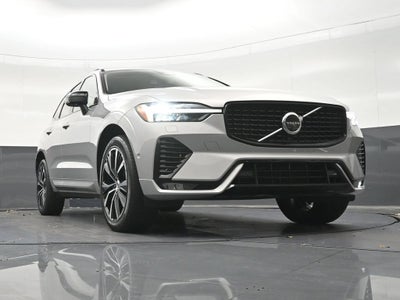 2024 Volvo XC60 B5 Plus Dark Theme