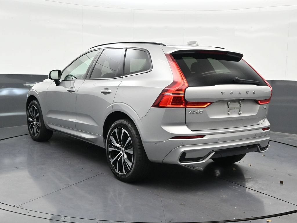 2024 Volvo XC60 B5 Plus Dark Theme