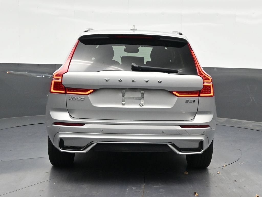 2024 Volvo XC60 B5 Plus Dark Theme