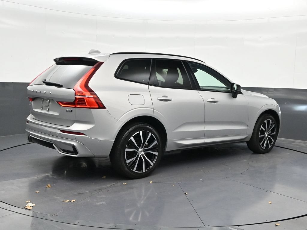 2024 Volvo XC60 B5 Plus Dark Theme