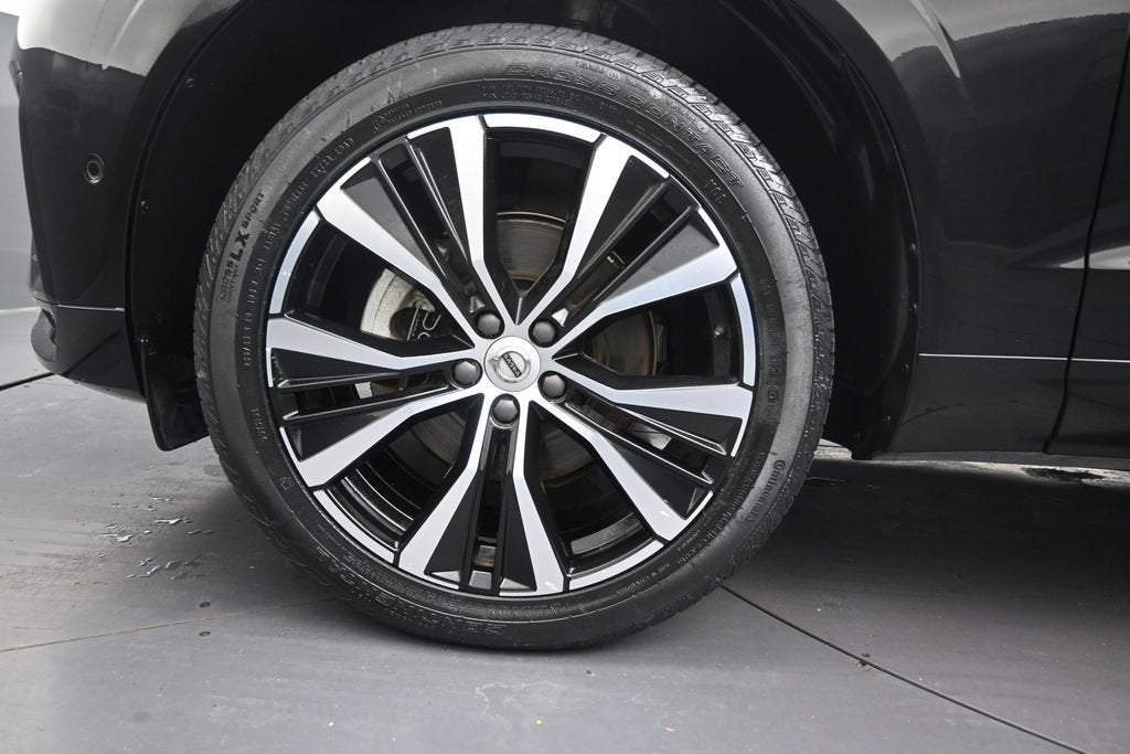 2024 Volvo XC60 B5 Plus Dark Theme