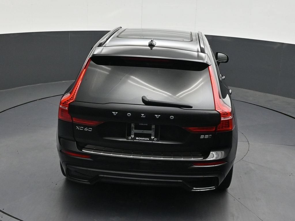 2024 Volvo XC60 B5 Plus Dark Theme