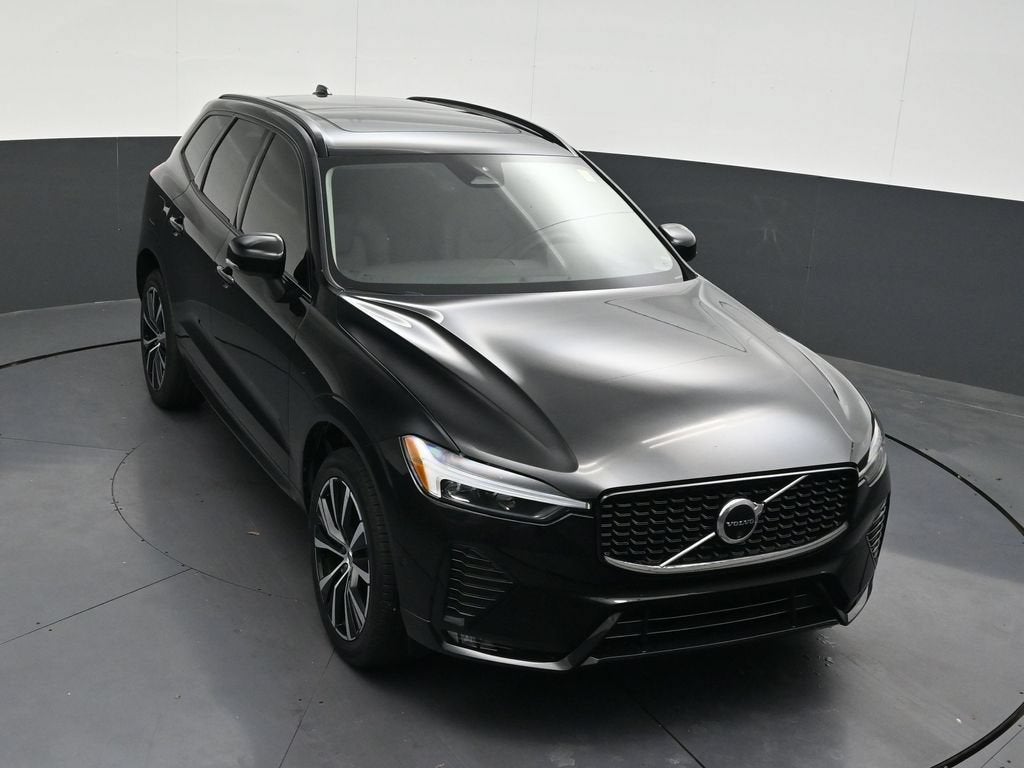 2024 Volvo XC60 B5 Plus Dark Theme