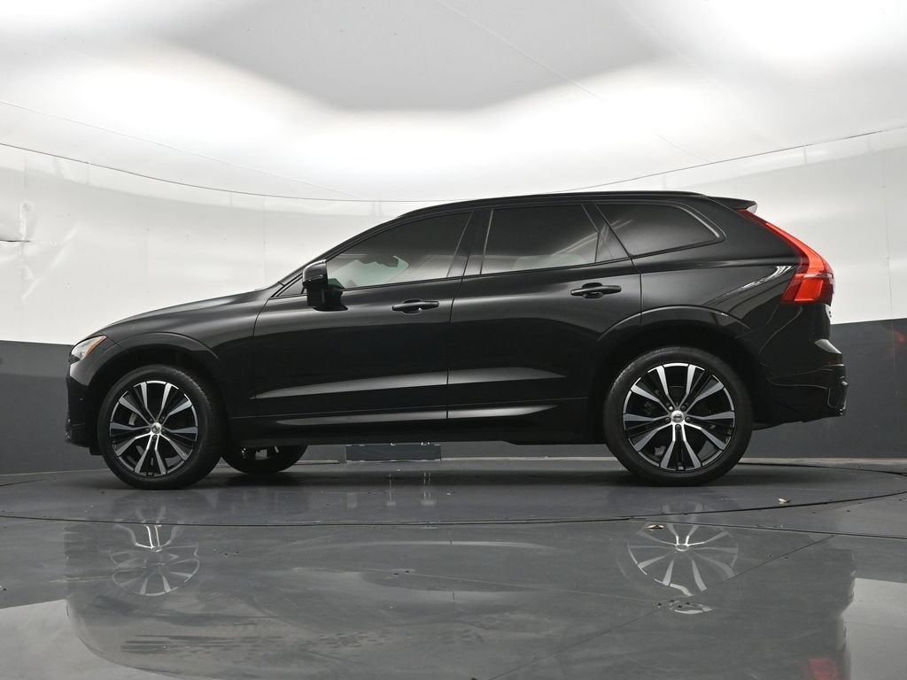 2024 Volvo XC60 B5 Plus Dark Theme