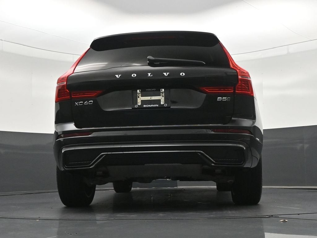 2024 Volvo XC60 B5 Plus Dark Theme